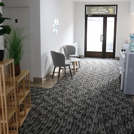 Royal City Apartments Яйце Екстериор снимка