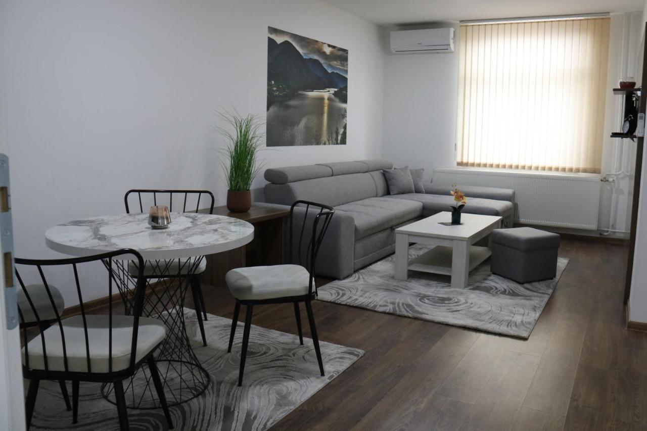 Royal City Apartments Яйце Екстериор снимка