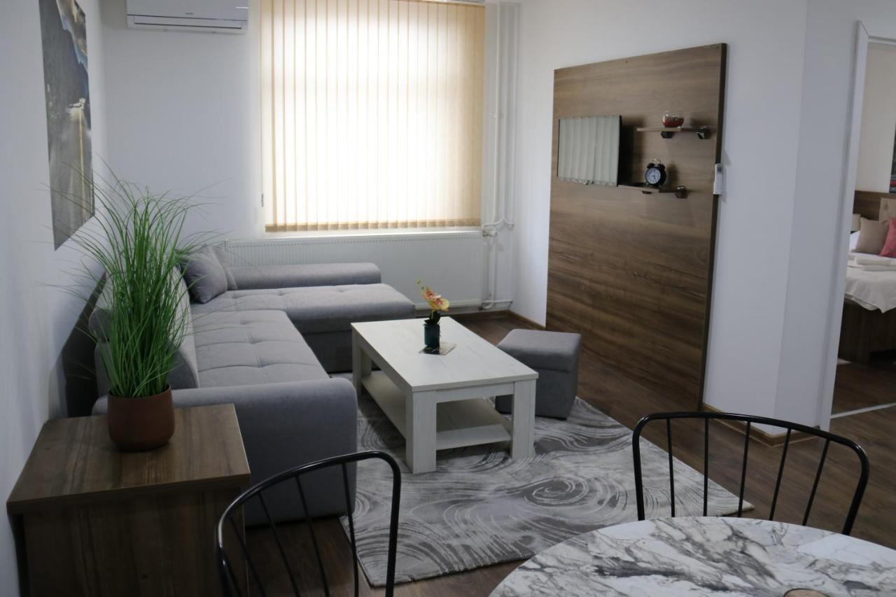 Royal City Apartments Яйце Екстериор снимка