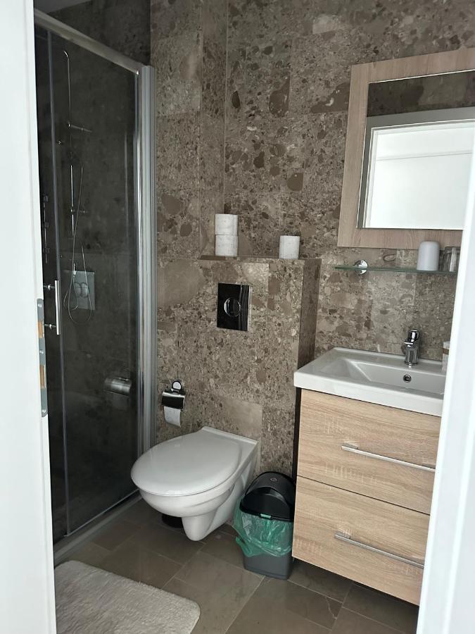 Royal City Apartments Яйце Екстериор снимка
