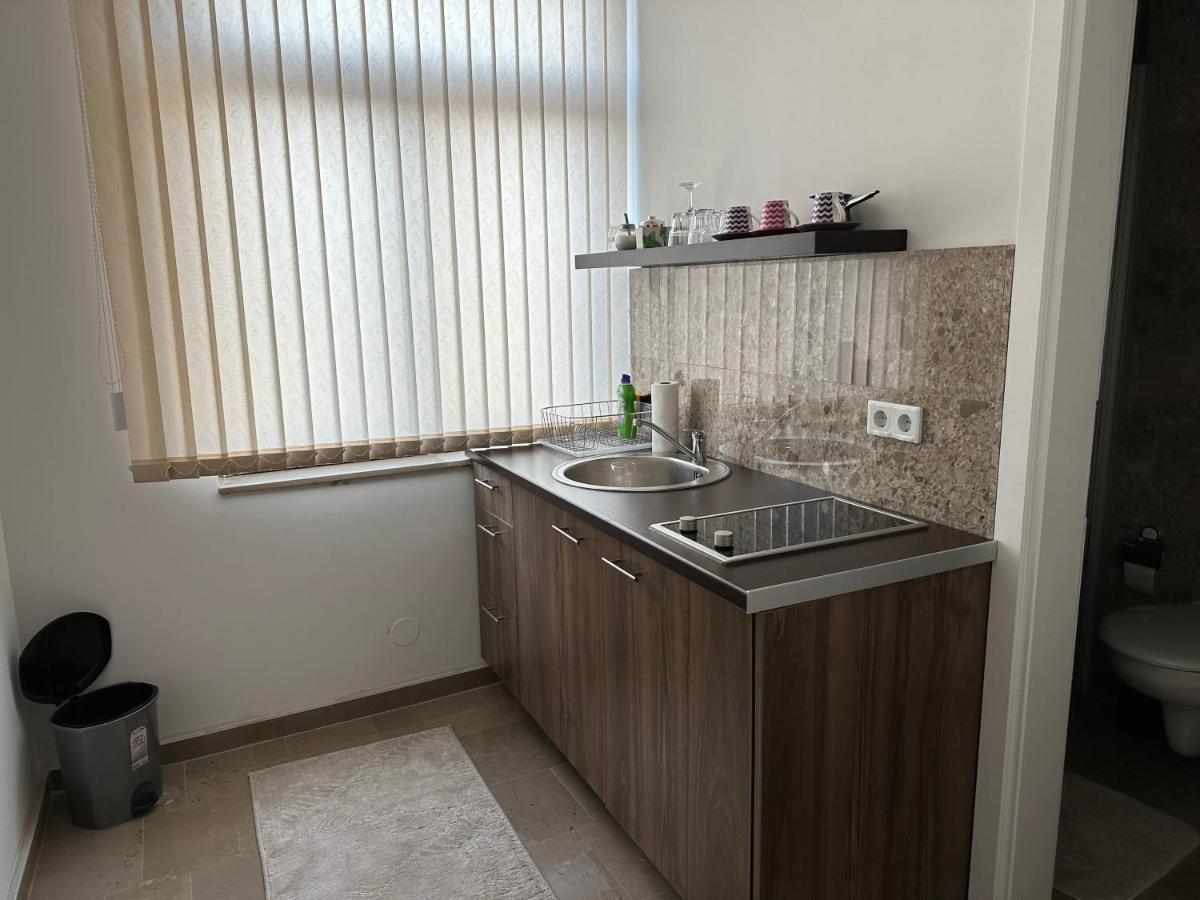 Royal City Apartments Яйце Екстериор снимка
