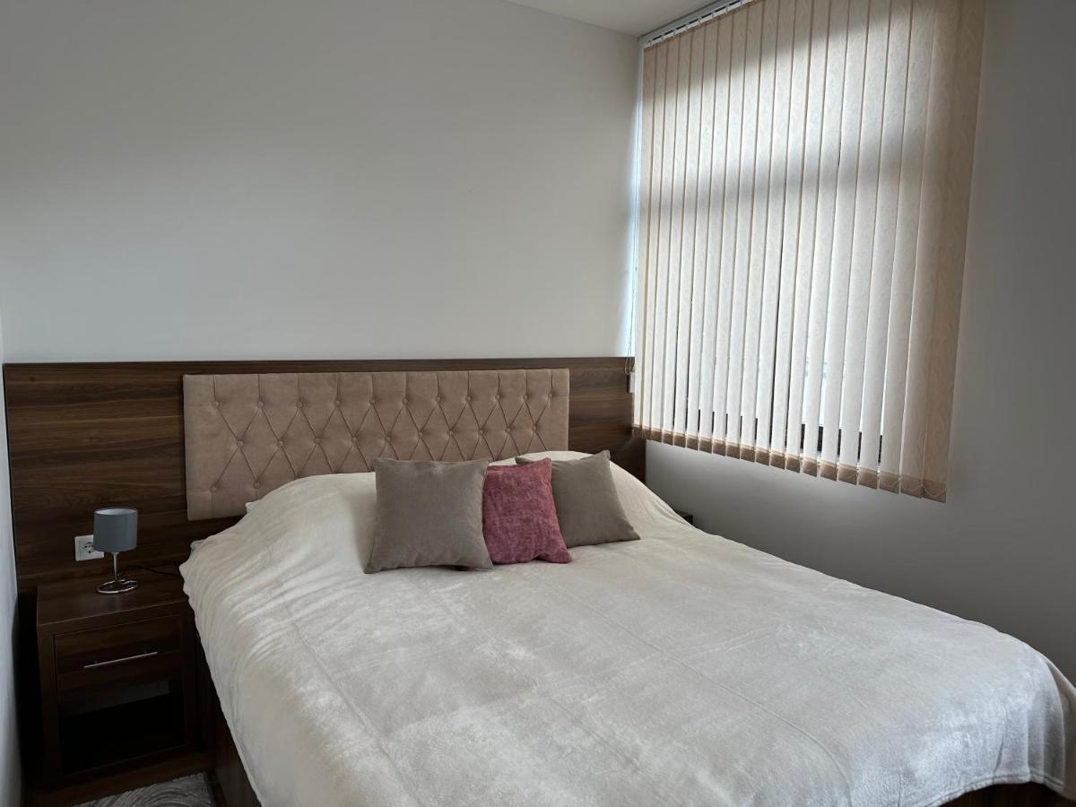 Royal City Apartments Яйце Екстериор снимка