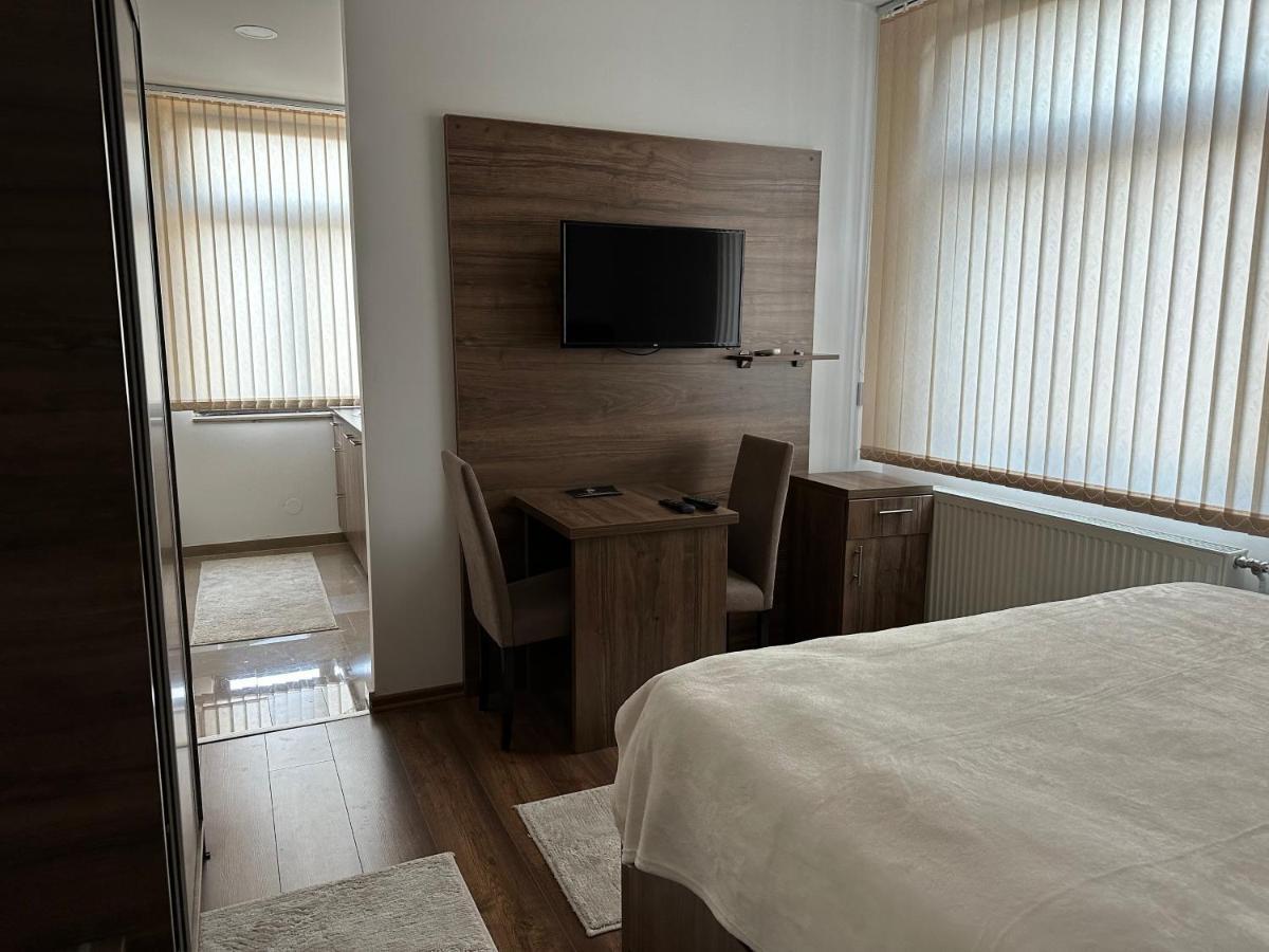 Royal City Apartments Яйце Екстериор снимка